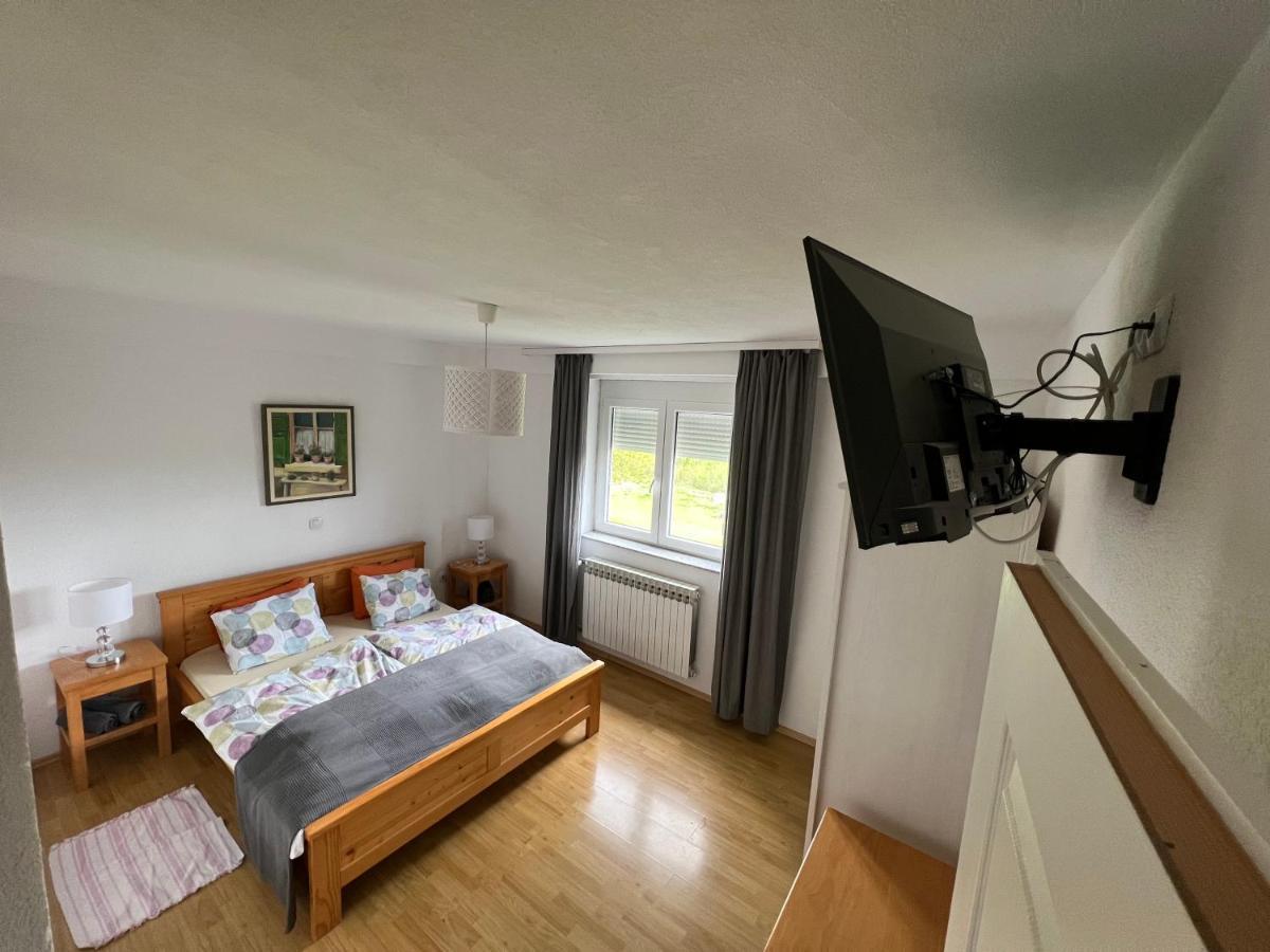 Apartments And Rooms Kristina ドレツニック・グラード エクステリア 写真